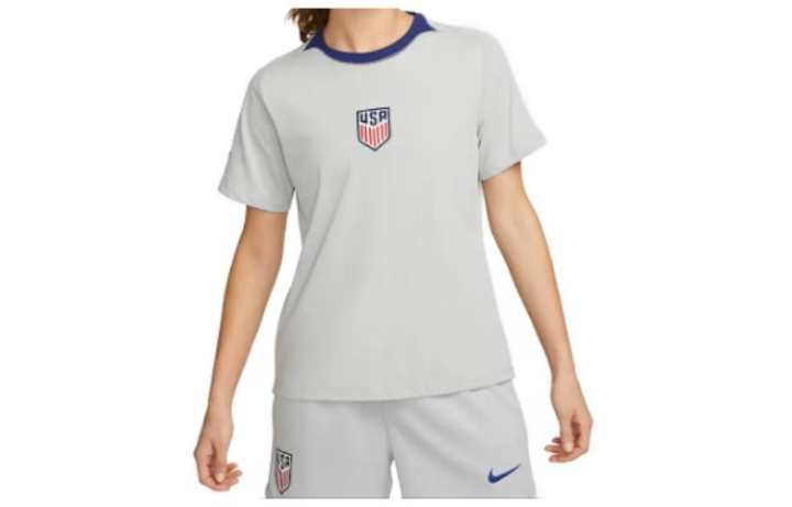 Nike Nike T Shirts Women's Gray Crew Neck Moderate Straight Fit