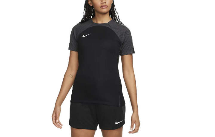 Nike Nike T Shirts Women's Black Crew Neck Moderate Straight Fit