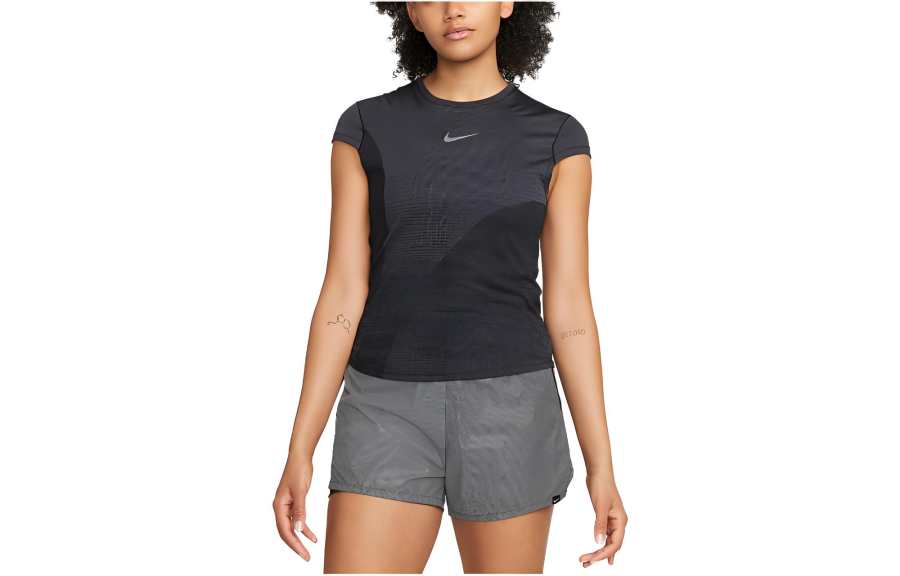Nike Nike T Shirts Women's Black Crew Neck Moderate Straight Fit