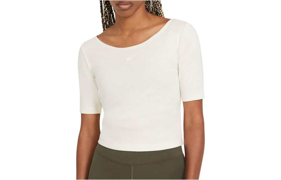 Nike Nike T Shirts Women's White Crew Neck Moderate Straight Fit