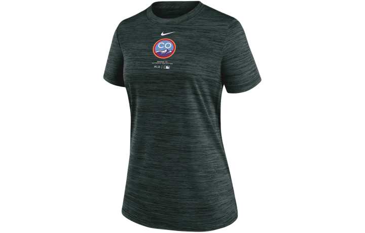 Nike Nike T Shirts Women's Green Crew Neck Moderate Straight Fit