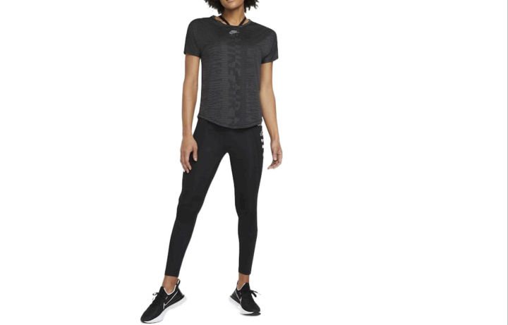 Nike Nike T Shirts Women's Black Crew Neck Moderate