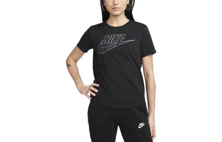 Nike Nike T Shirts Women's Black Crew Neck Moderate Straight Fit