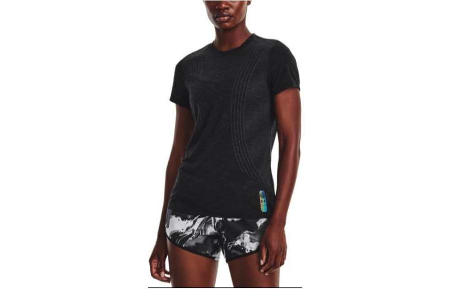 Under Armour T Shirts Women's Black Crew Neck Moderate Straight Fit