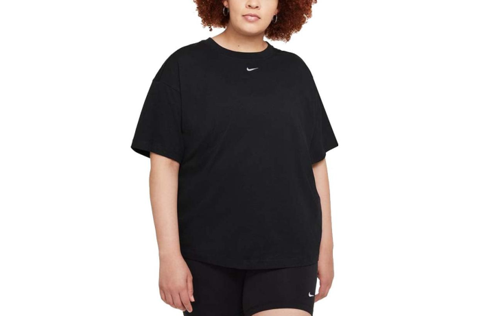 Nike Nike T Shirts Women's Black Crew Neck Moderate Straight Fit