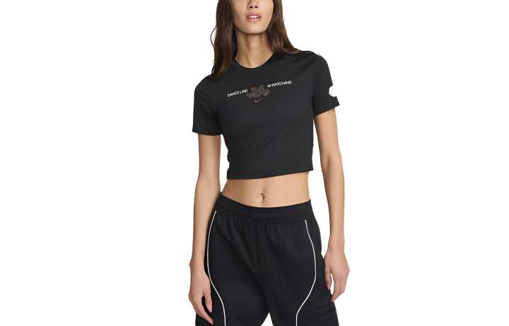 Nike Nike T Shirts Women's Black Crew Neck Moderate Straight Fit