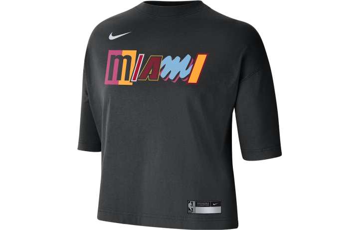 Nike Nike T Shirts Women's Black Crew Neck Moderate Straight Fit