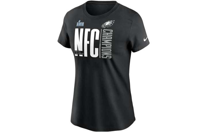 Nike Nike T Shirts Women's Black Crew Neck Moderate Straight Fit