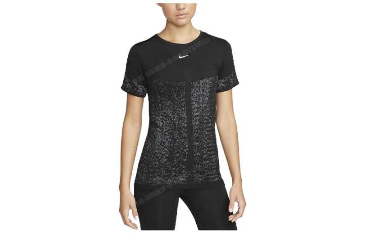 Nike Nike T Shirts Women's Black Crew Neck Moderate Straight Fit