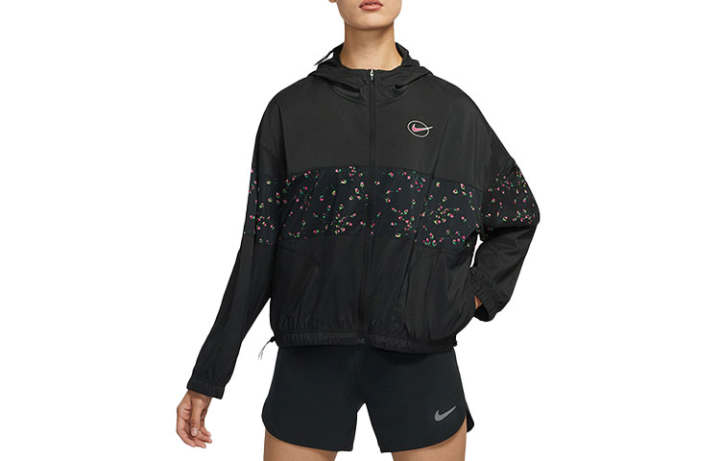 Nike Nike Jackets Women's Black Hooded Moderate Other