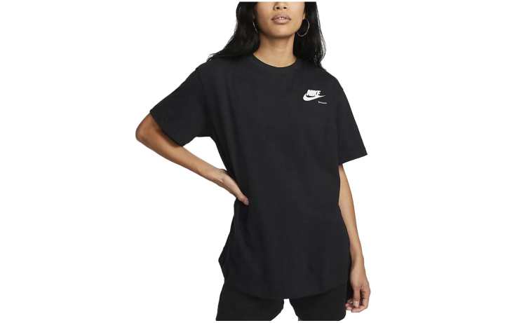Nike Nike T Shirts Women's Black Crew Neck Moderate Straight Fit