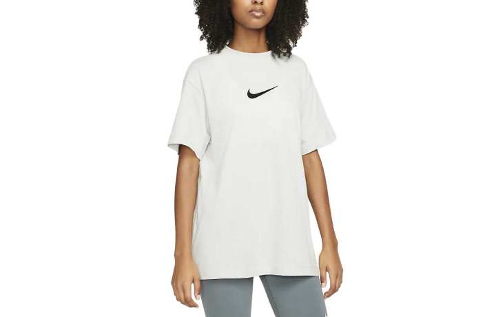 Nike Nike T Shirts Women's White Crew Neck Moderate Straight Fit