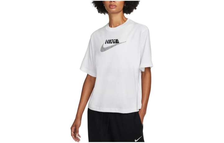Nike Nike T Shirts Women's White Moderate