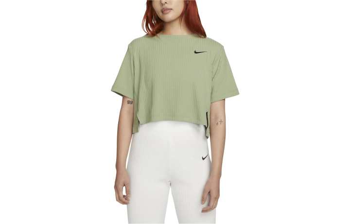 Nike Nike T Shirts Women's Green Crew Neck Moderate Straight Fit