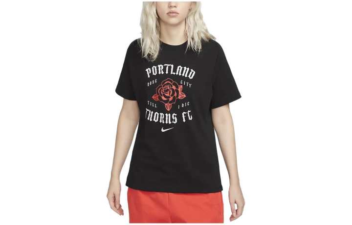 Nike Nike T Shirts Women's Black Crew Neck Moderate Straight Fit