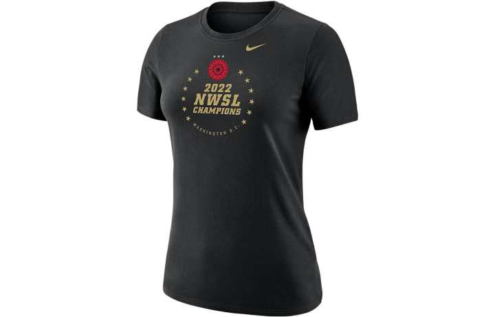 Nike Nike T Shirts Women's Black Crew Neck Moderate Straight Fit