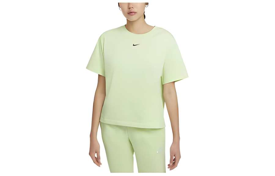 Nike Nike T Shirts Women's Green Crew Neck Moderate Straight Fit