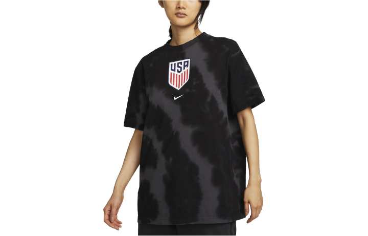 Nike Nike T Shirts Women's Black Crew Neck Moderate Straight Fit
