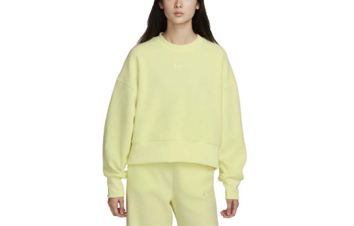 Nike Nike Sweatshirts Women's Green Crew Neck Moderate Regular