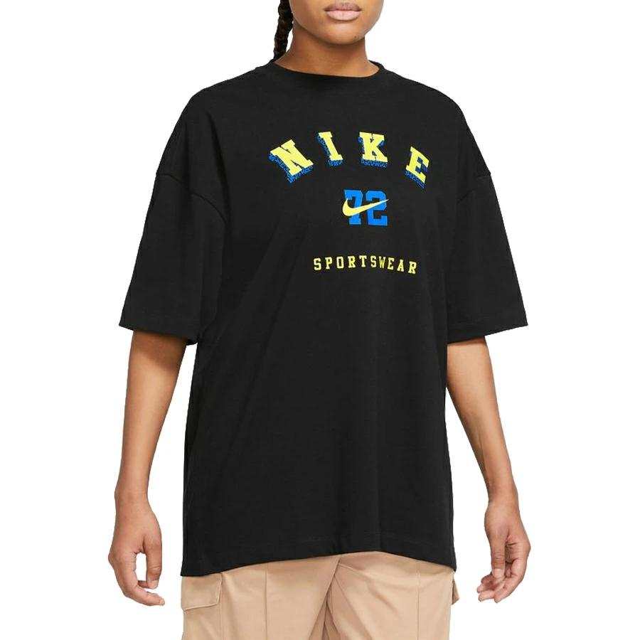Nike Nike T Shirts Women's Black Crew Neck Moderate Straight Fit