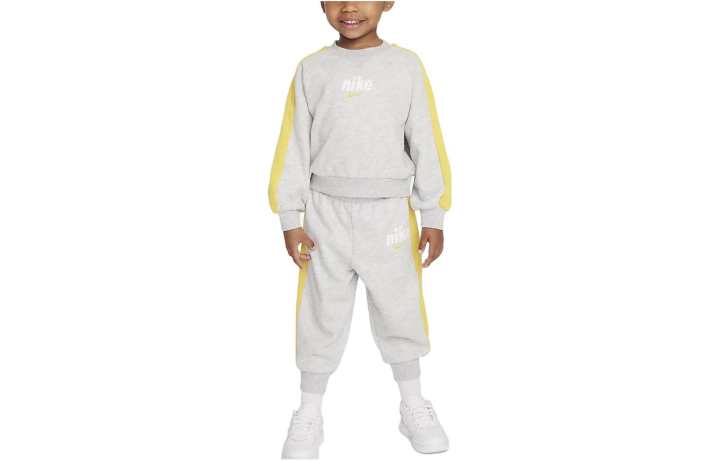 Nike Nike Baby Jumpsuits & Crawlers Crew Neck Moderate