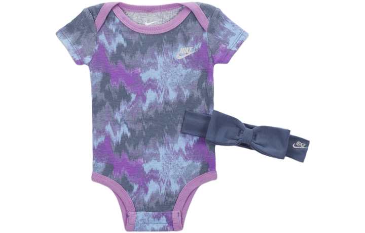 Nike Nike Baby Jumpsuits & Crawlers Crew Neck Moderate
