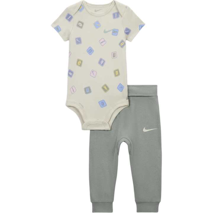 Nike Nike Baby Jumpsuits & Crawlers Crew Neck Moderate