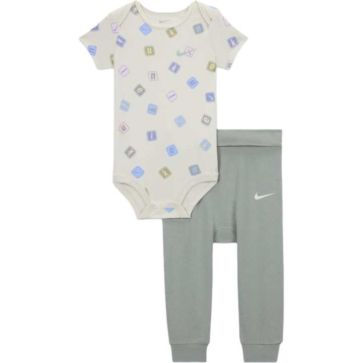 Nike Nike Baby Jumpsuits & Crawlers Crew Neck Moderate