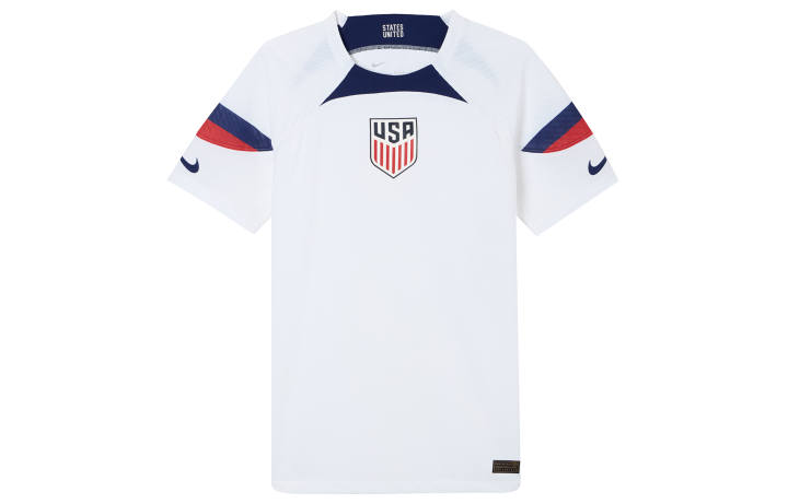 Nike Nike T Shirts Men's White Moderate Straight Fit
