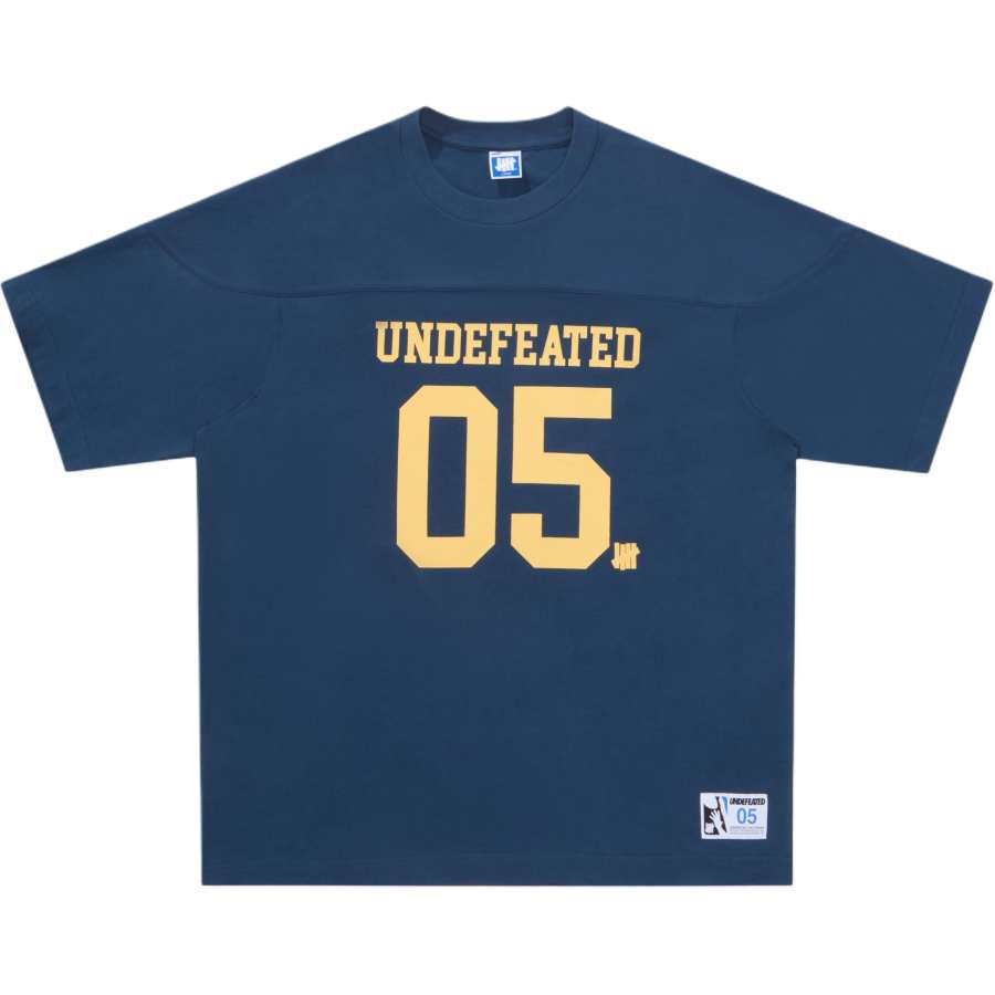 UNDEFEATED T Shirts Unisex Crew Neck Moderate Straight Fit