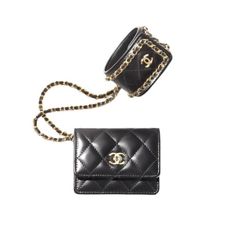CHANEL Sheepskin And Gold Metal Card Holder Women's Black