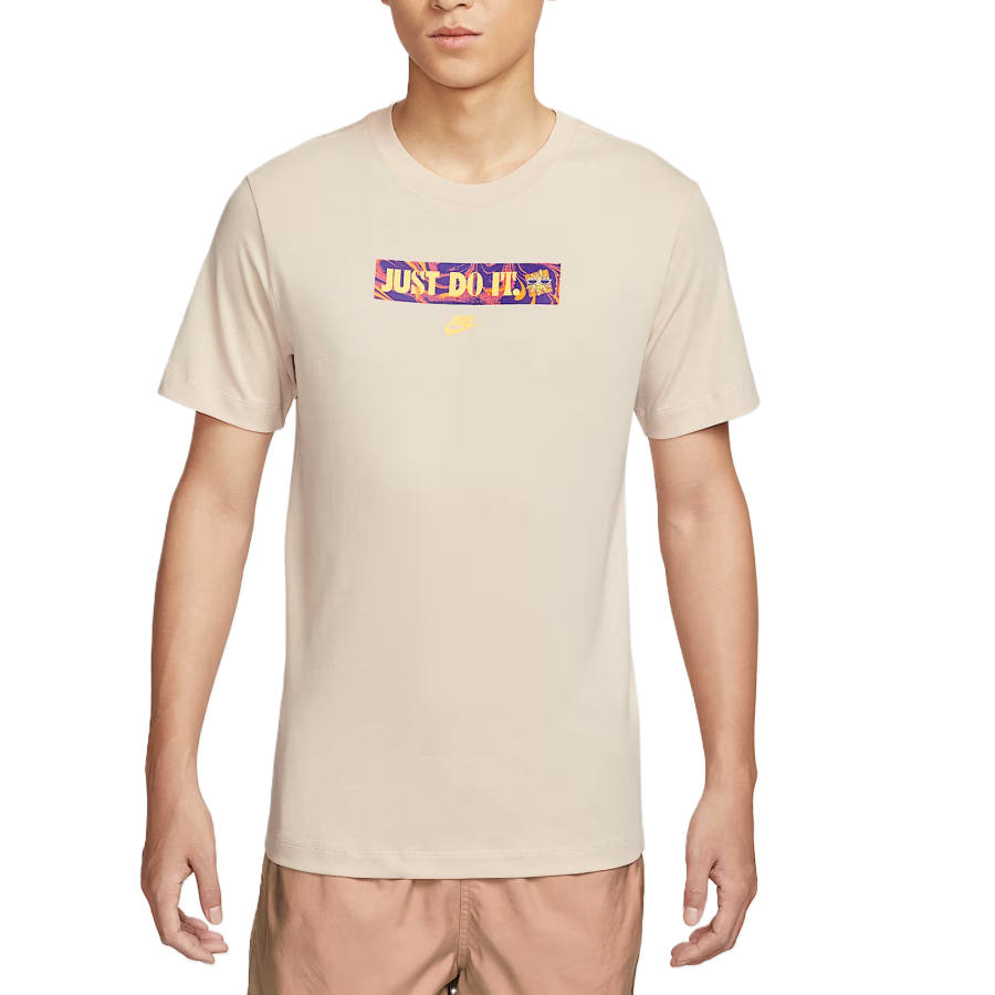 Nike Nike Sportswear T Shirts Men's Ecru Crew Neck Moderate