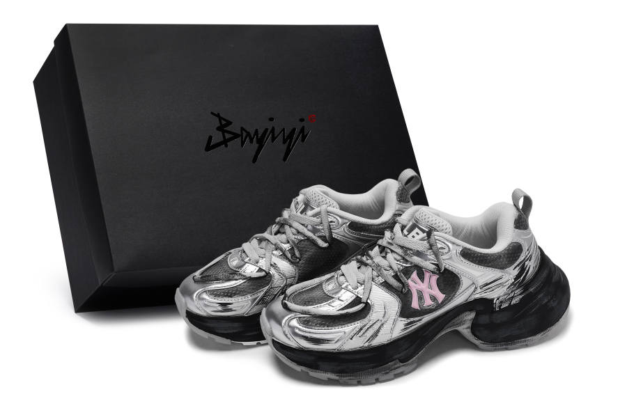 MLB New York Yankees Ex Machina Abrasion Resistant Abrasion Resistant Low top Casual Shoes Women's