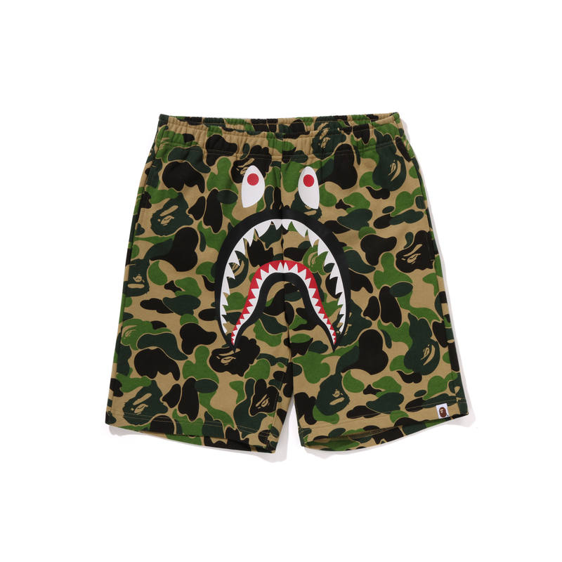 A BATHING APE A Bathing Ape graphic-printed shorts