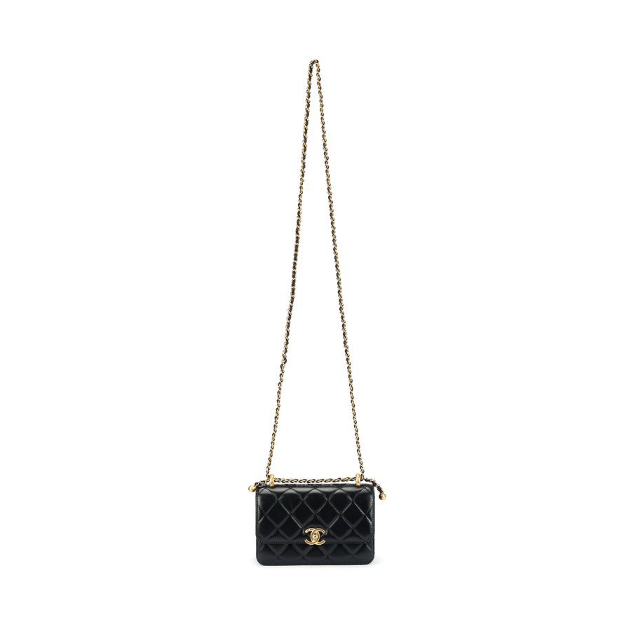 CHANEL 19Bag Calfskin With Gold Metal Black