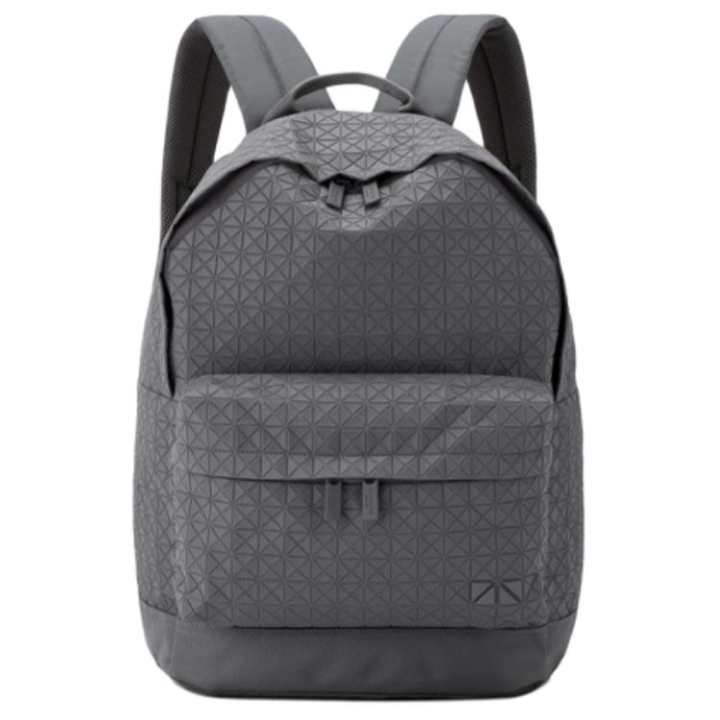 ISSEY MIYAKE ISSEY MIYAKE KuroDaypack Polyurethane Backpack Men's Gray