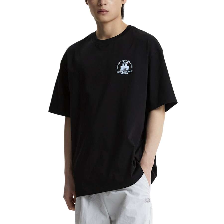 New Balance New Balance SEMI Over FIT UNI FRIENDS SHOEBOX T Shirt Unisex Black