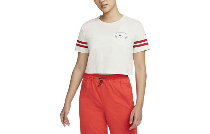 Nike Nike Crop Tops Women's White Crew Neck Moderate