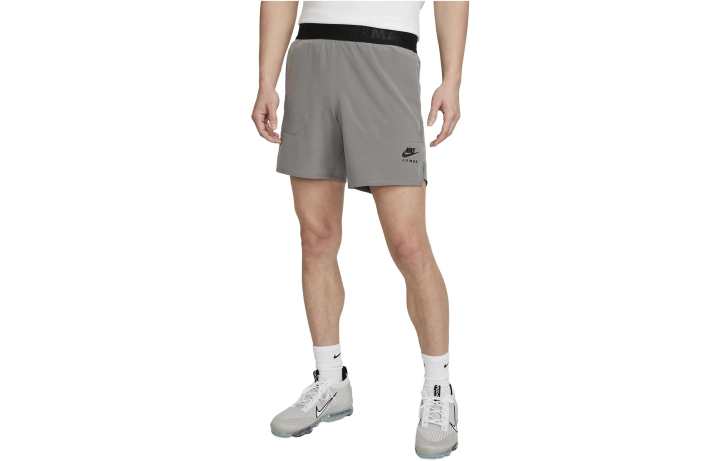Nike Nike Casual Shorts Men's Silver Moderate
