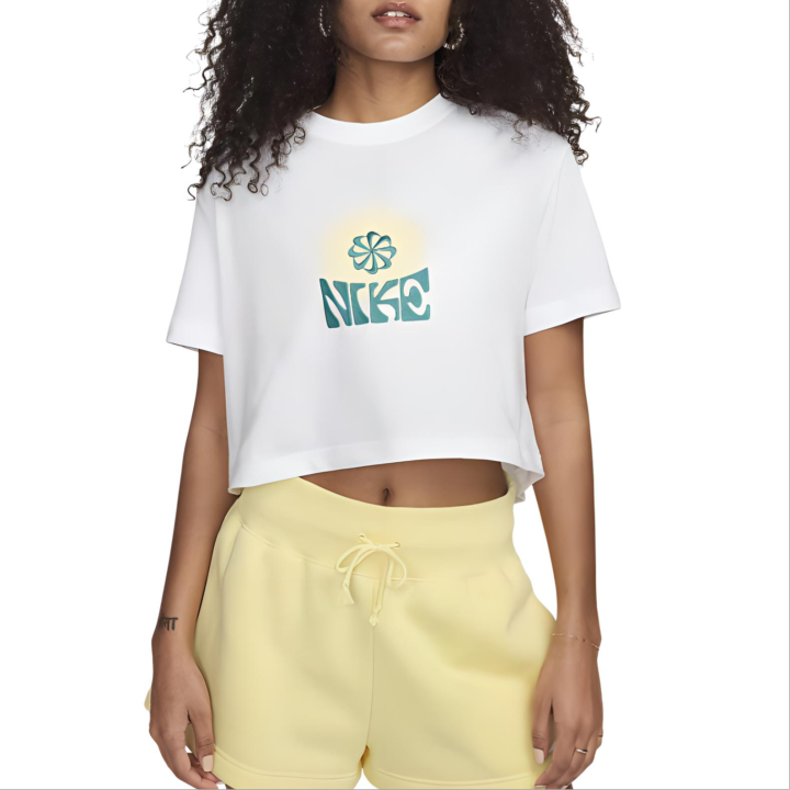 Nike Nike T Shirts Women's White Crew Neck Moderate Other
