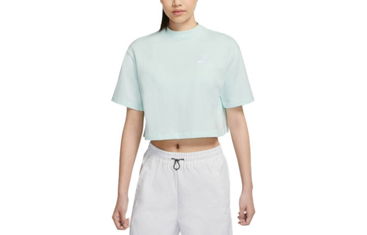 Nike Nike Crop Tops Women's Green Crew Neck Moderate