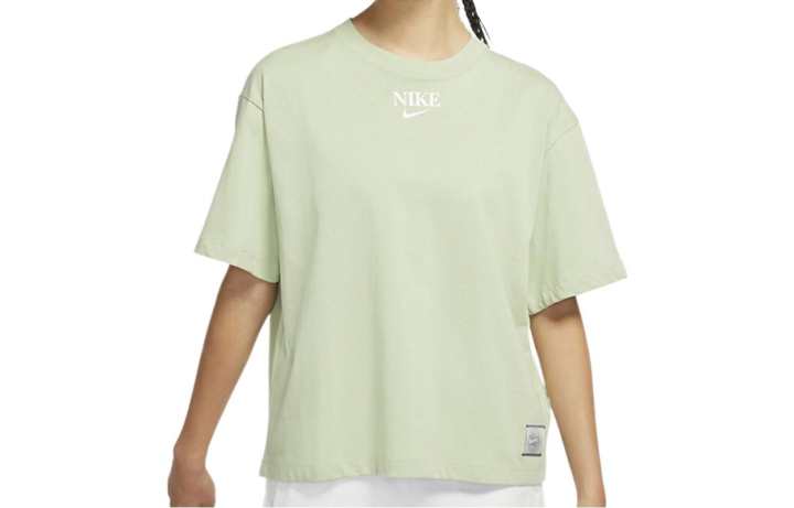 Nike Nike T Shirts Women's Melon Green Crew Neck Moderate Straight Fit