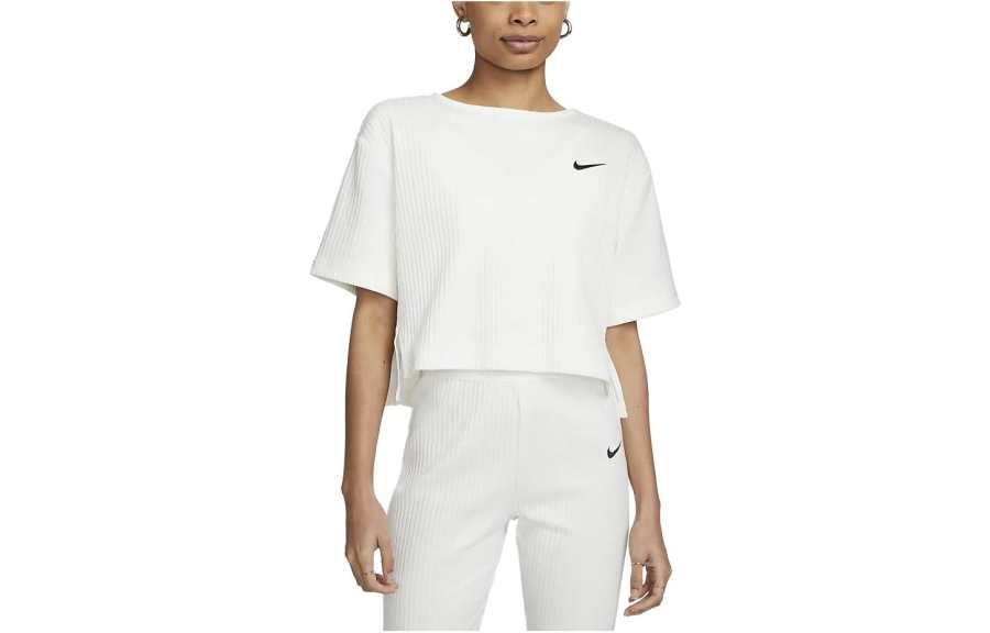 Nike Nike T Shirts Women's White Crew Neck Moderate Straight Fit