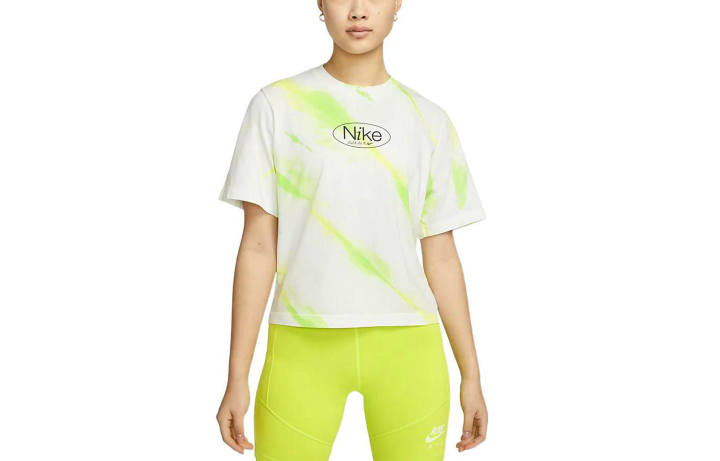 Nike Nike T Shirts Women's White Crew Neck Moderate Straight Fit