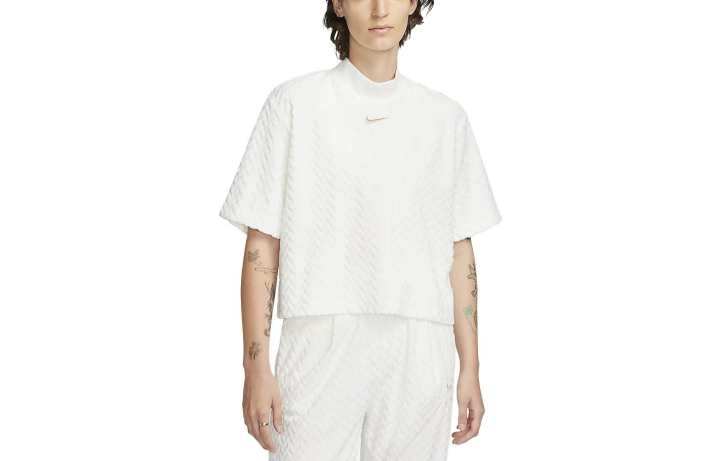 Nike Nike T Shirts Women's White Half Turtleneck Moderate Straight Fit