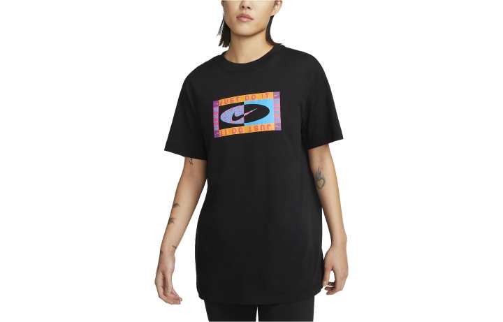 Nike Nike T Shirts Women's Black Crew Neck Moderate Straight Fit