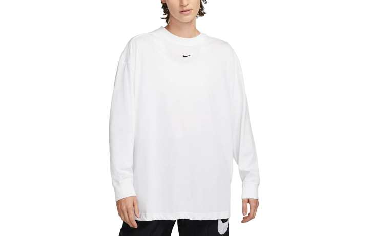Nike Nike T Shirts Women's White Crew Neck Moderate Straight Fit