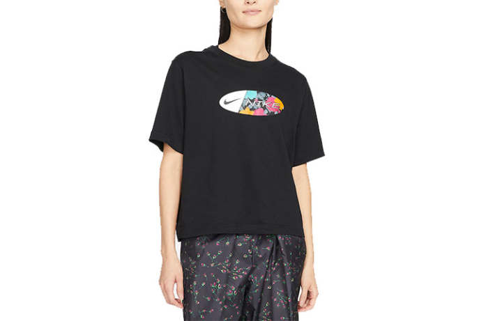 Nike Nike T Shirts Women's Black Crew Neck Moderate Straight Fit
