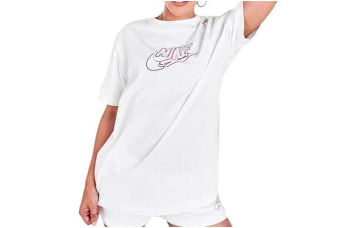 Nike Nike T Shirts Women's White Crew Neck Moderate Straight Fit