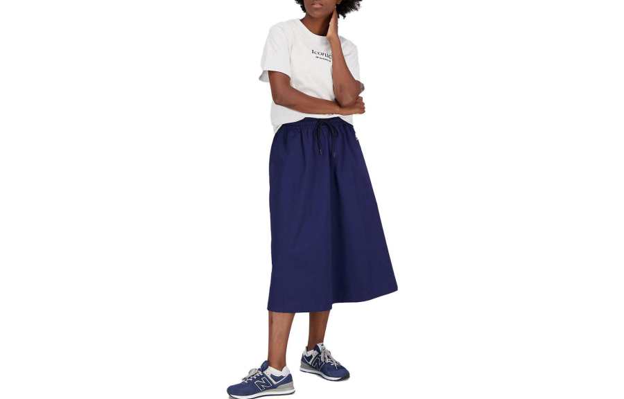 New Balance New Balance T Shirts Women's White Crew Neck Moderate Straight Fit